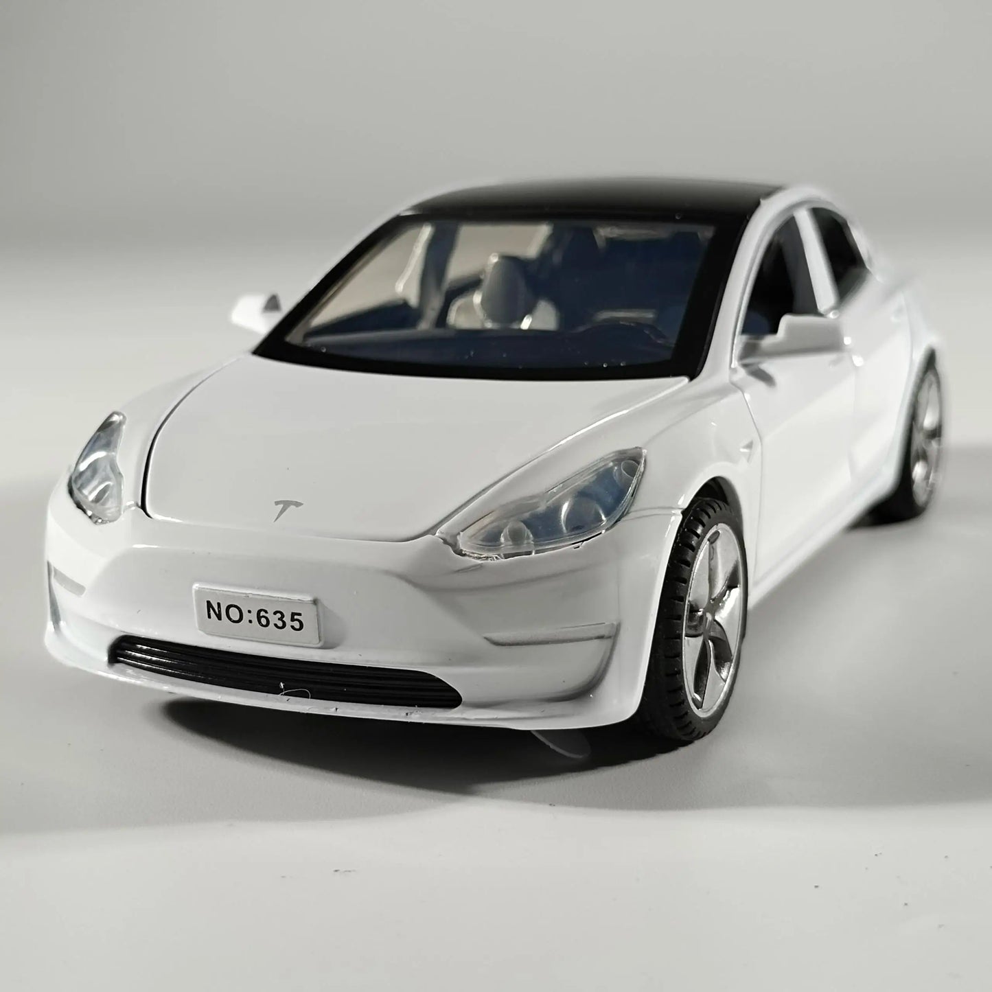 1:32 Model 3 Model X Alloy Diecast Metal Model Car Sound & Light Mini GT Miniature Collections Decorative Ornaments Gifts Friend