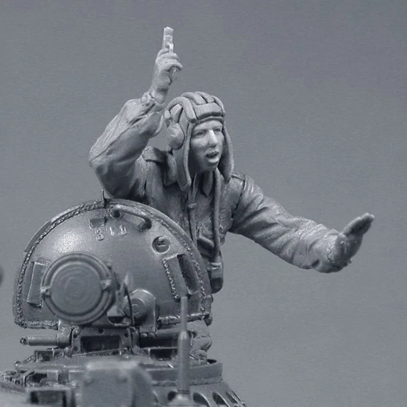 Miniature Toy 1/35 Resin Soldier Model Kit History Mini Soviet Tank Soldier Two GK Statue Unassembled and Unpainted DIY Diorama