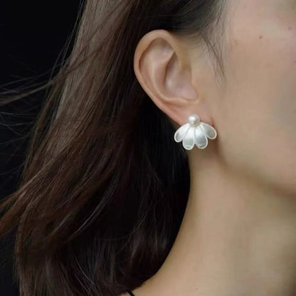 A Pair Pearl Petals Customized Stud Earrings for Women Light Luxury Fashion Jewelry Minimalist Accessories Support Wholesale