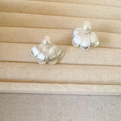 A Pair Pearl Petals Customized Stud Earrings for Women Light Luxury Fashion Jewelry Minimalist Accessories Support Wholesale