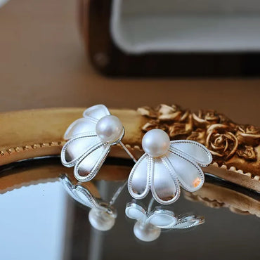 A Pair Pearl Petals Customized Stud Earrings for Women Light Luxury Fashion Jewelry Minimalist Accessories Support Wholesale